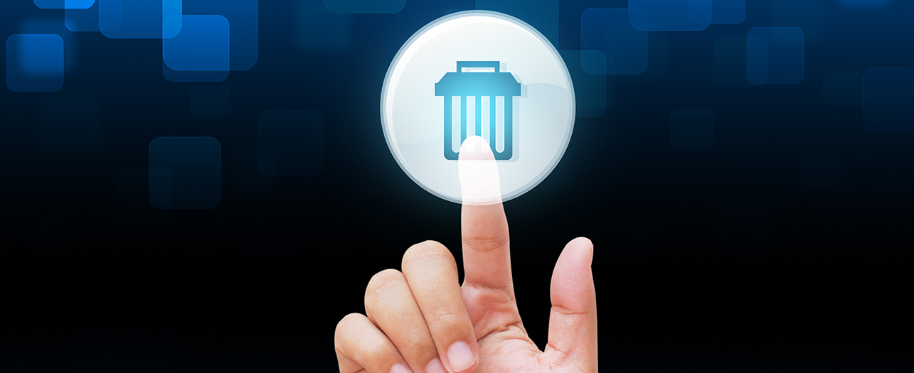 A person clicking on the waste delete button