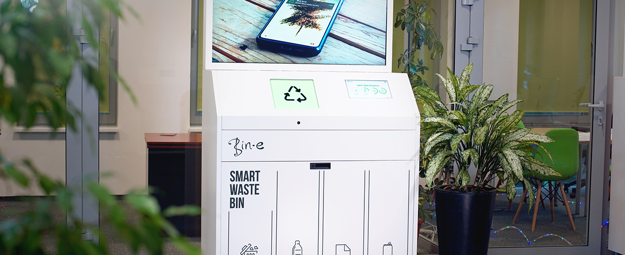 Smart waste bin with digital display