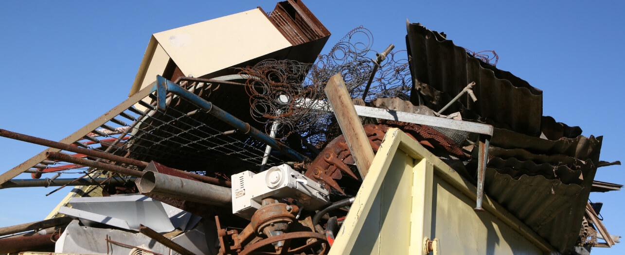 Waste skip for waste management 