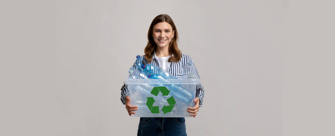 Women participating in promoting waste management